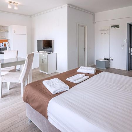 Miramare Residence Aparthotel Năvodari Екстериор снимка