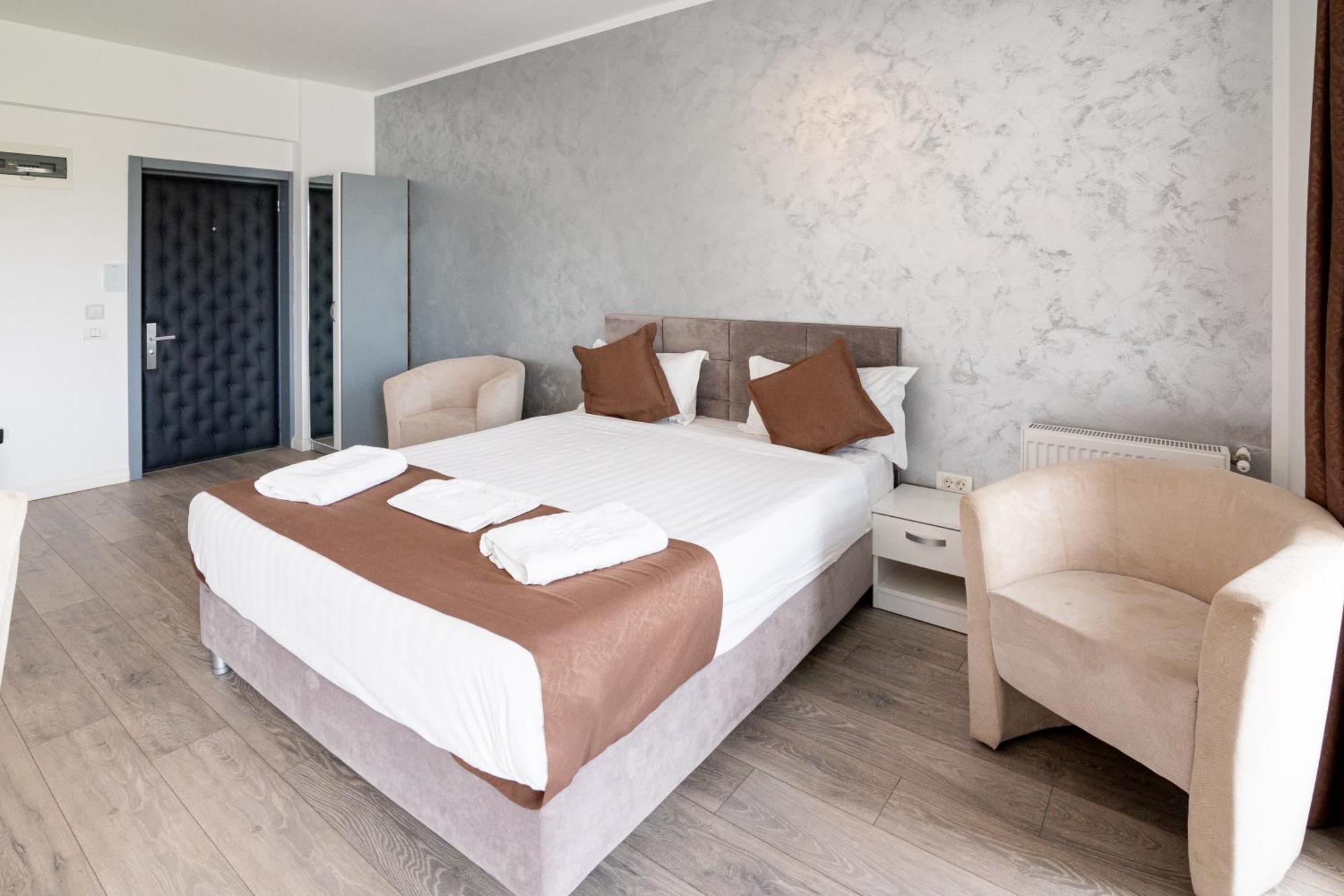 Miramare Residence Aparthotel Năvodari Екстериор снимка