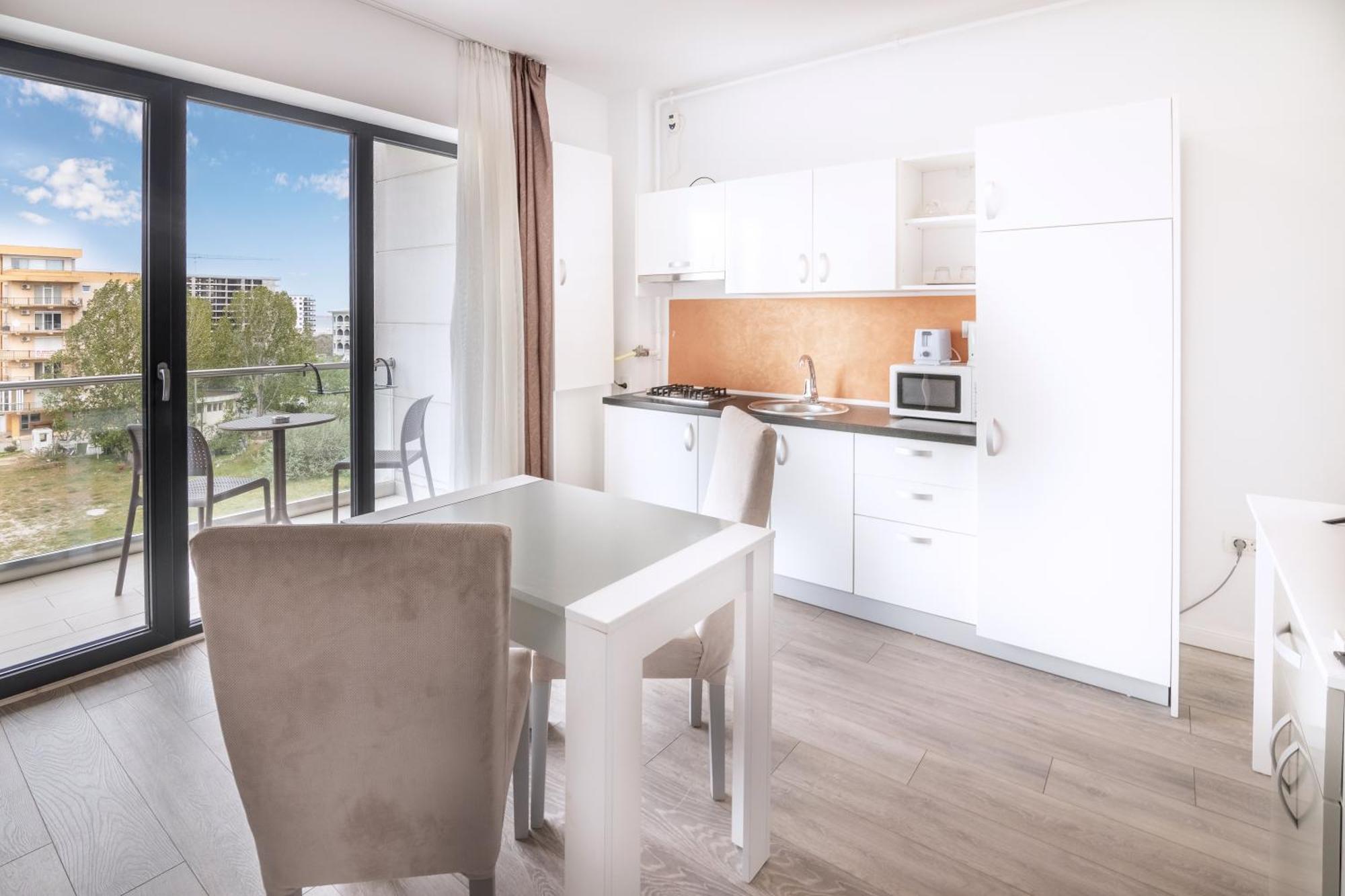 Miramare Residence Aparthotel Năvodari Екстериор снимка