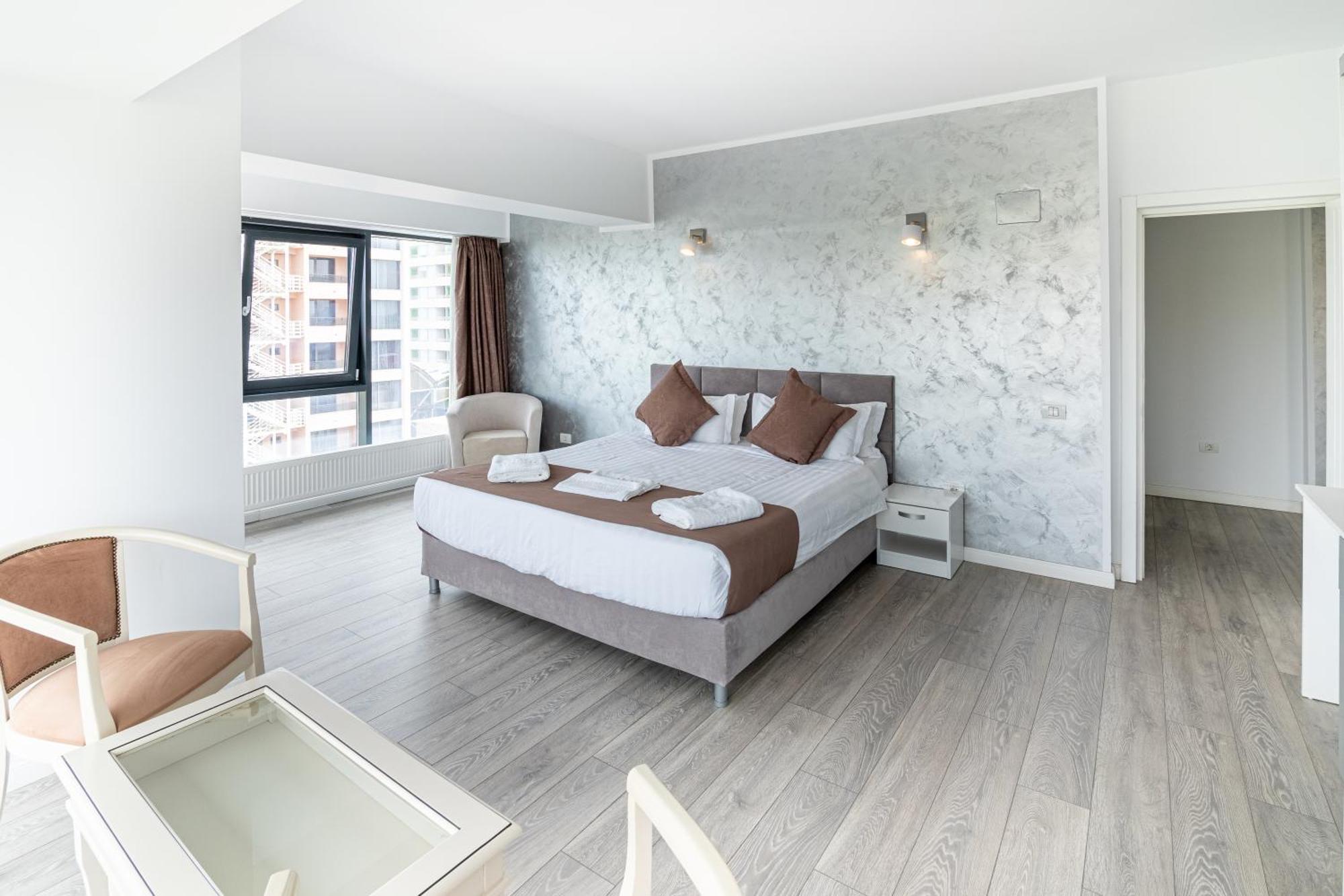 Miramare Residence Aparthotel Năvodari Екстериор снимка