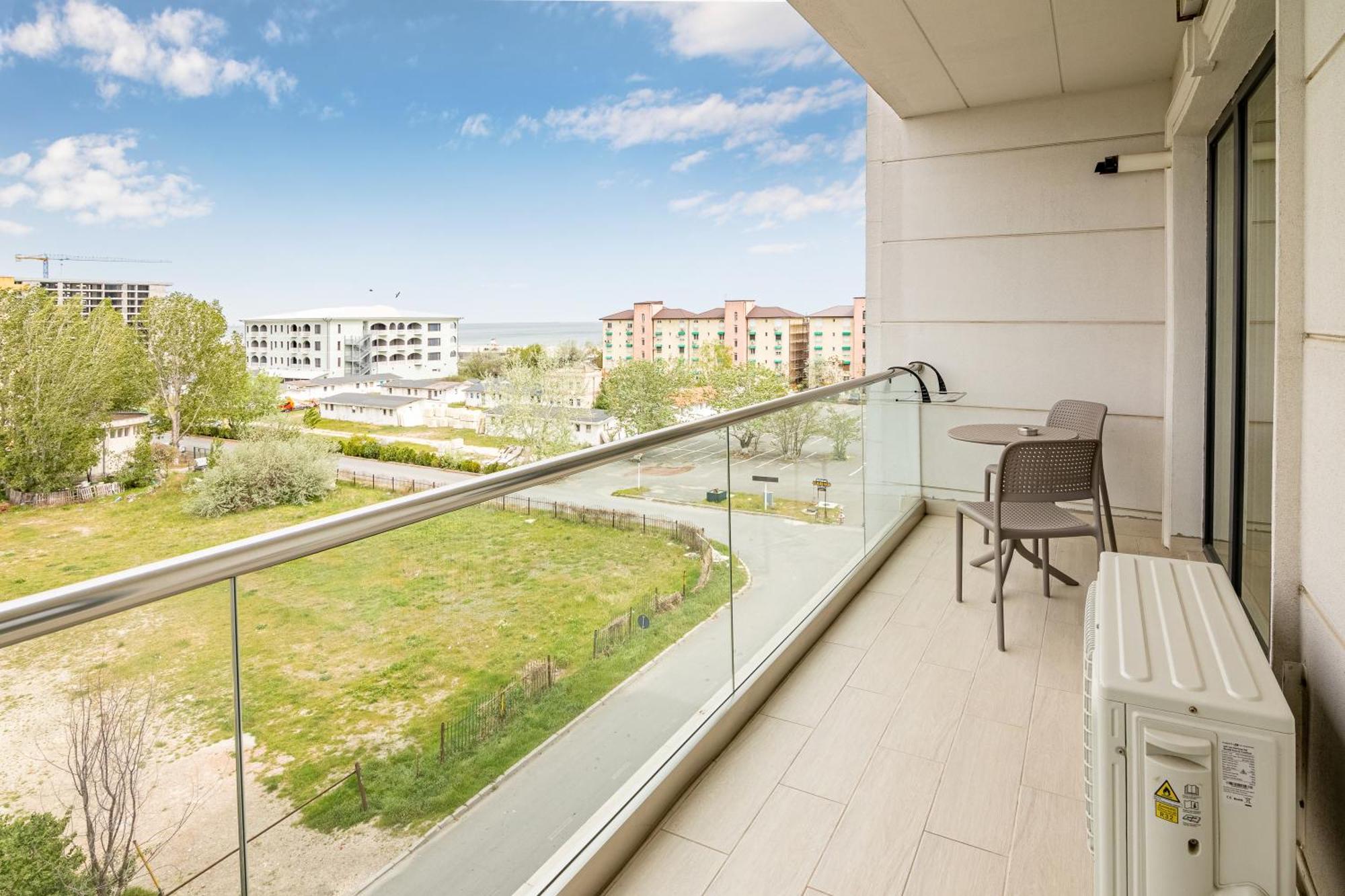 Miramare Residence Aparthotel Năvodari Екстериор снимка