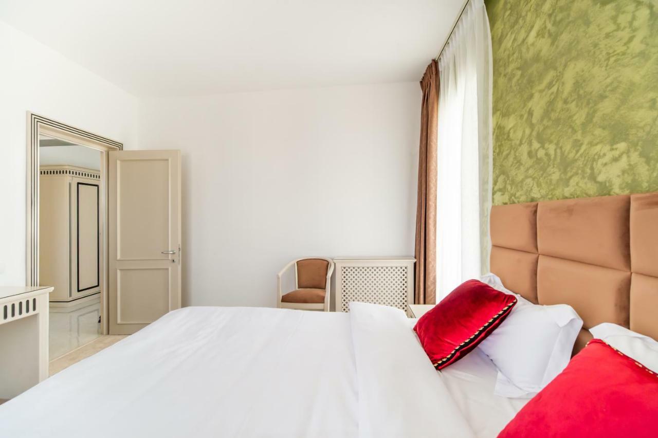 Miramare Residence Aparthotel Năvodari Екстериор снимка