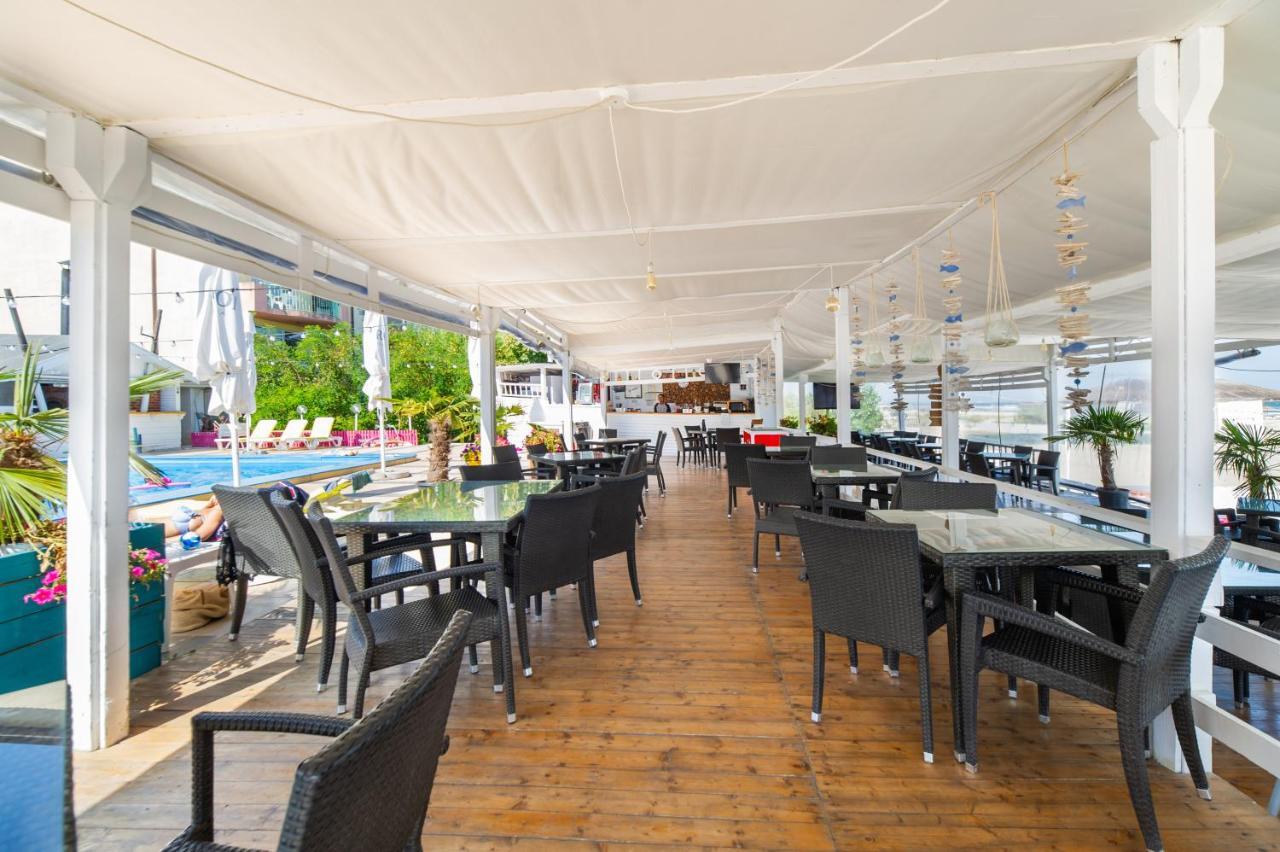 Miramare Residence Aparthotel Năvodari Екстериор снимка